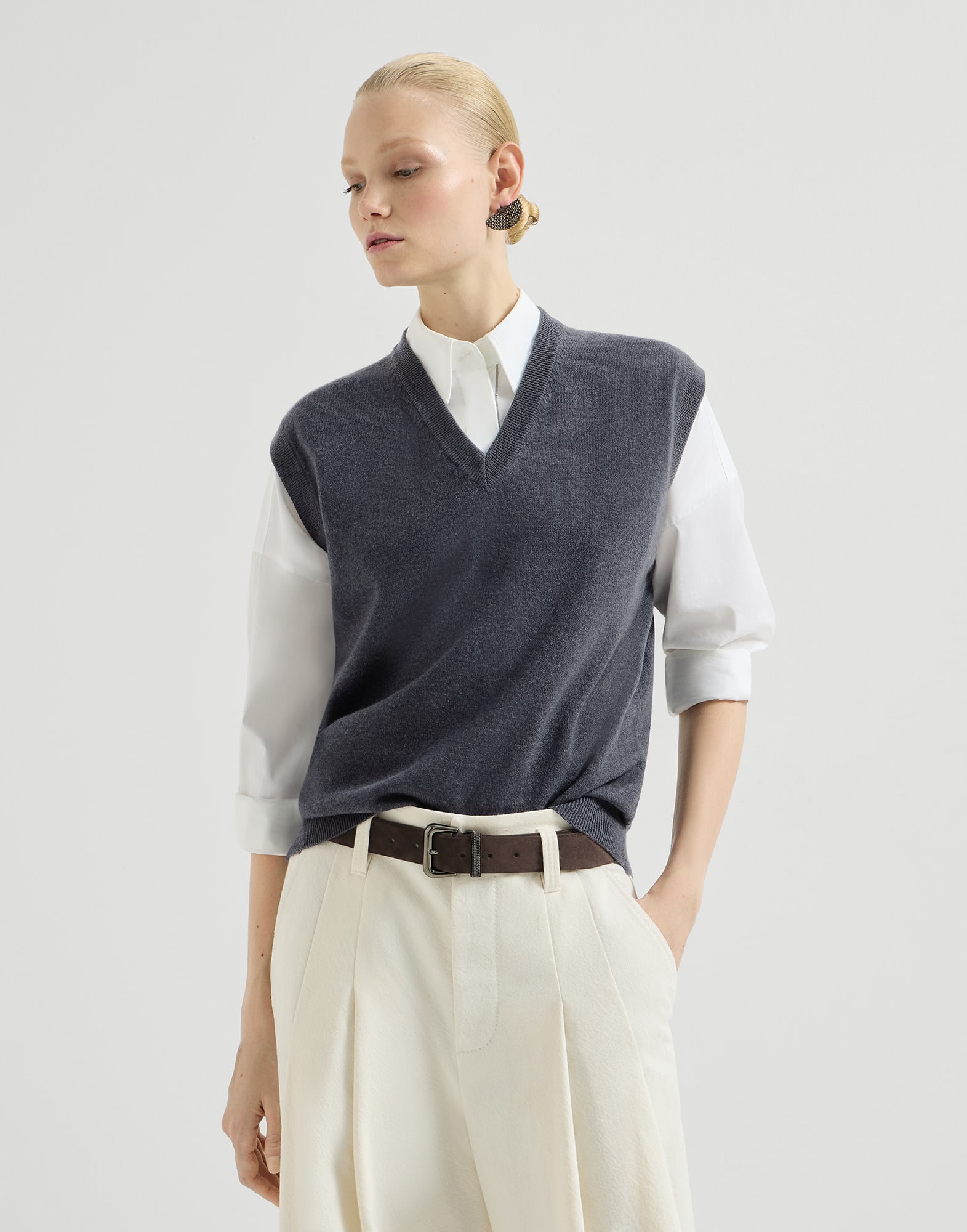 Cashmere sweater vest with monili