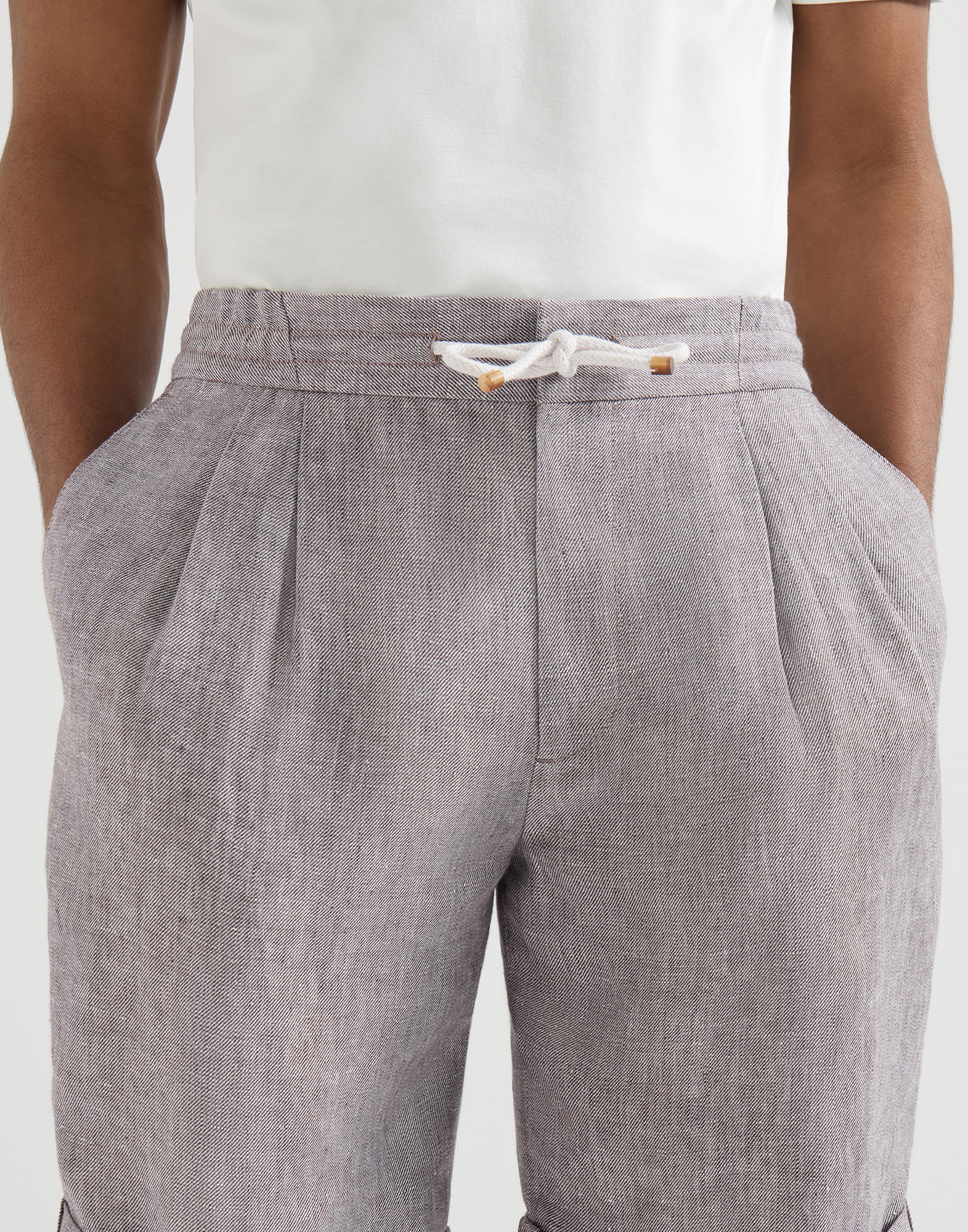 Linen and hemp diagonal Bermuda shorts with drawstring and double pleats