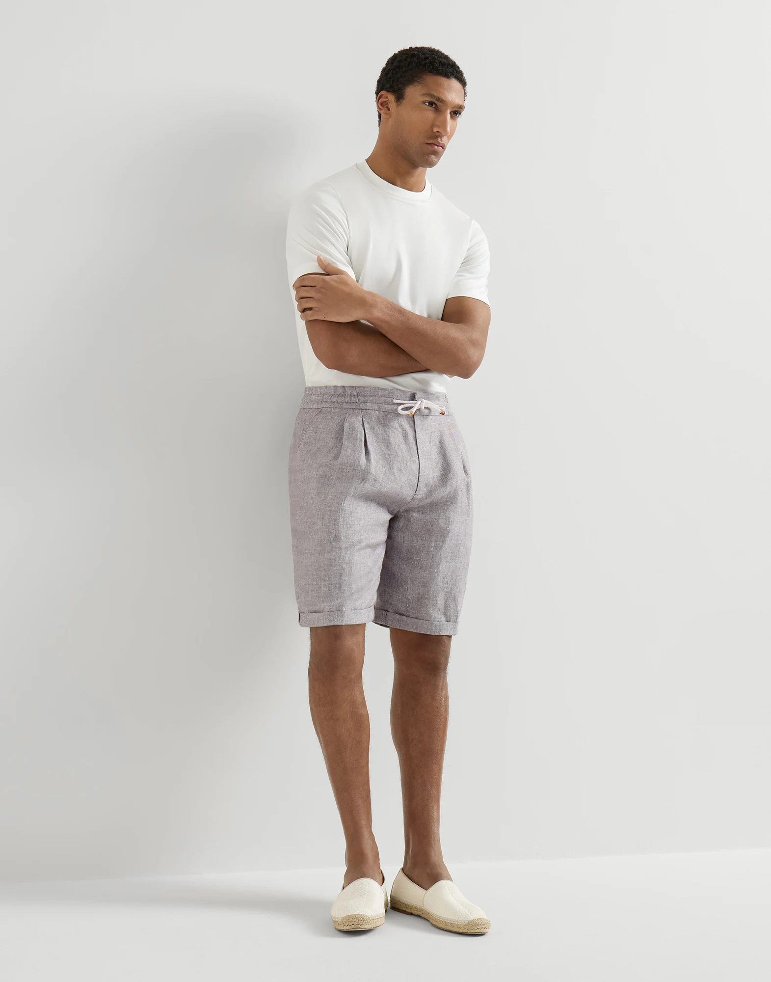 Linen and hemp diagonal Bermuda shorts with drawstring and double pleats