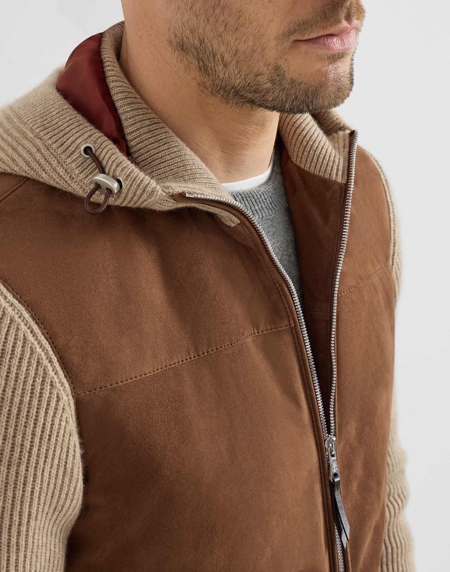 1262-bomber-en-piel-de-ante-y-punto-de-cachemir-con-capucha-y-relleno-de-thermore-3.jpg Bomber en piel de ante y punto de cachemir con capucha y relleno de Thermore®