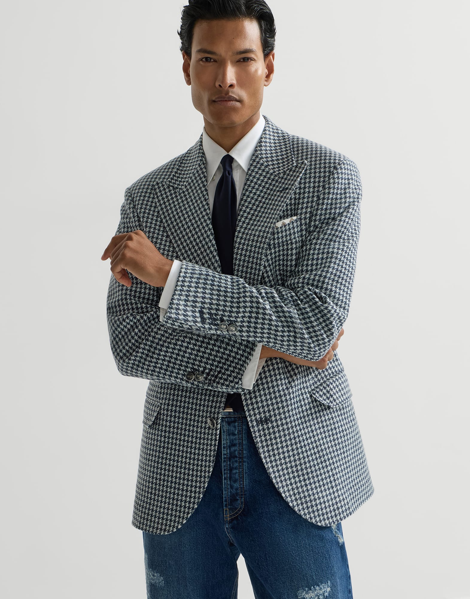 Cashmere macro houndstooth Tailor blazer with peak lapels and metal buttons