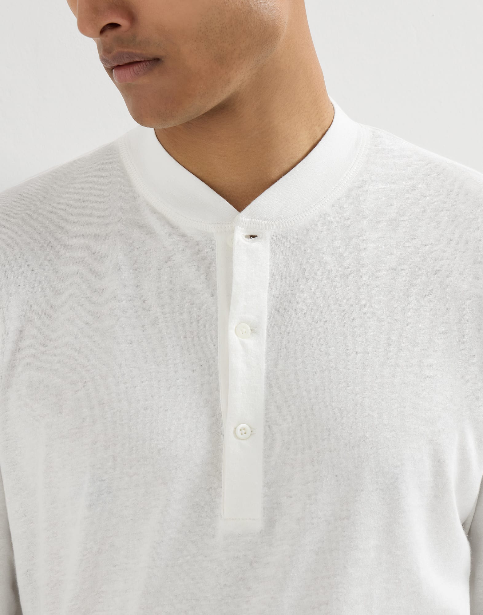 Camiseta cuello panadero en punto de lino y algodón con manga larga