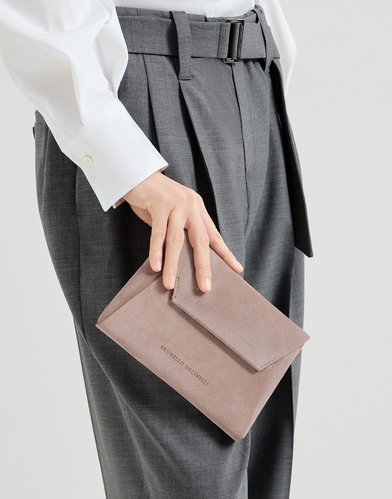 Cartera de mano Duo en piel de ante con preciosa cadena