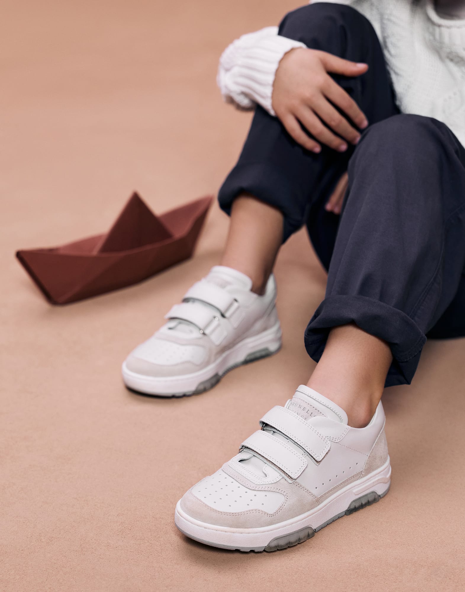 Zapatillas deportivas en piel de becerro y ante con tiras