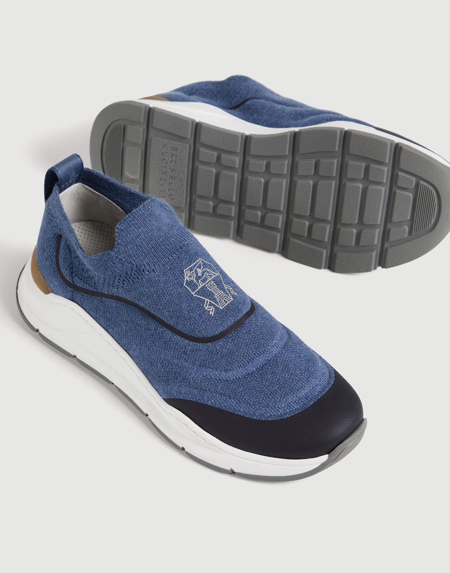 1759-cotton-knit-slip-on-runners-with-heat-bonded-details-and-logo-3.jpg Cotton knit slip-on runners with heat-bonded details and logo