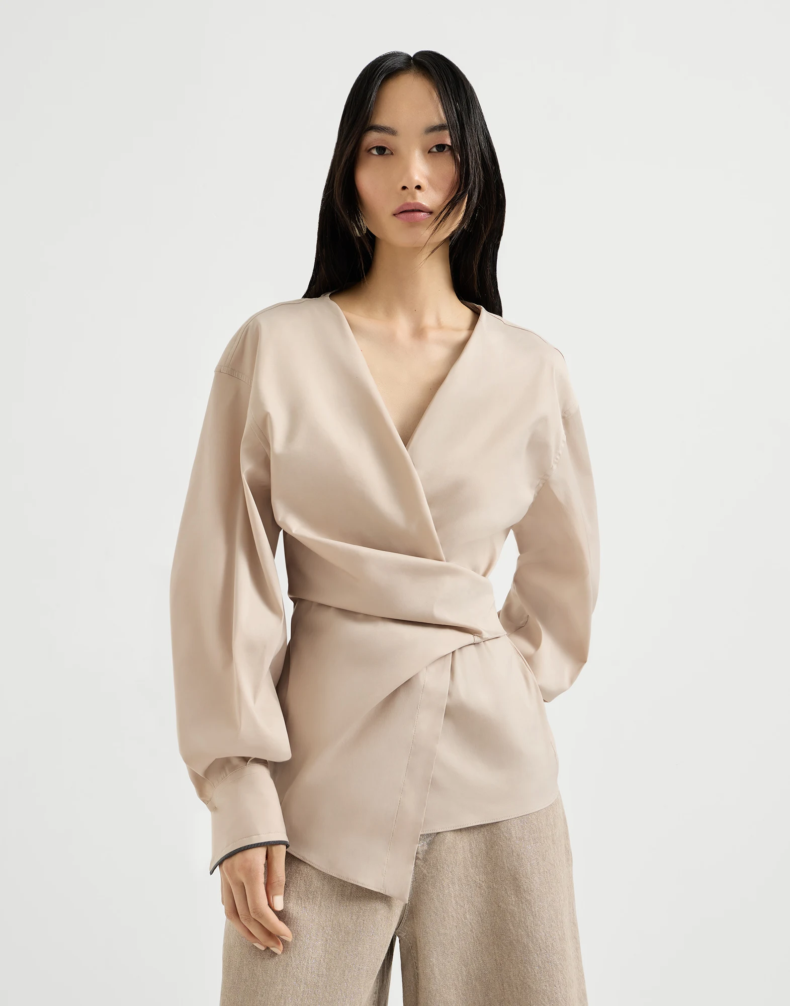 1812-stretch-cotton-poplin-shirt-with-shiny-cuffs-1.webp Stretch cotton poplin shirt with shiny cuffs