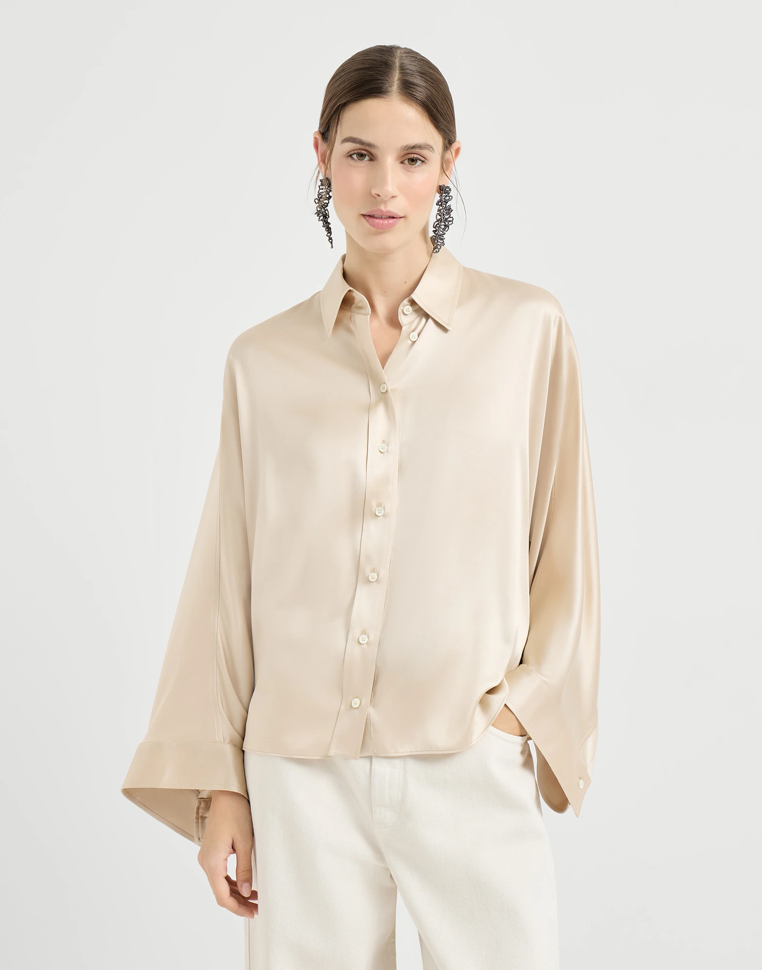 Camisa en raso de seda elástico con Monile