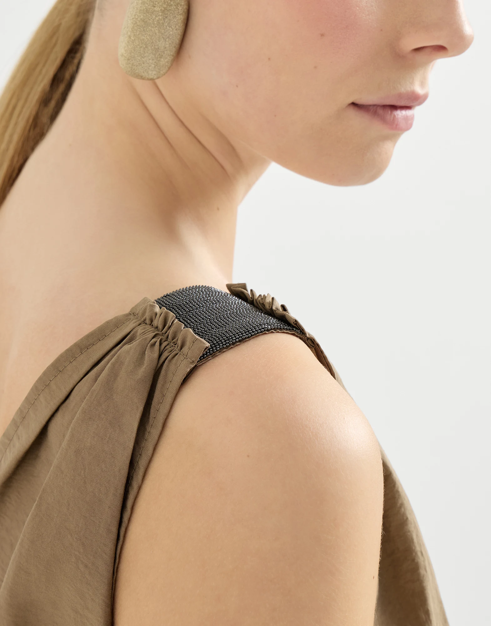 Techno cotton poplin belted dress with precious shoulder detail
