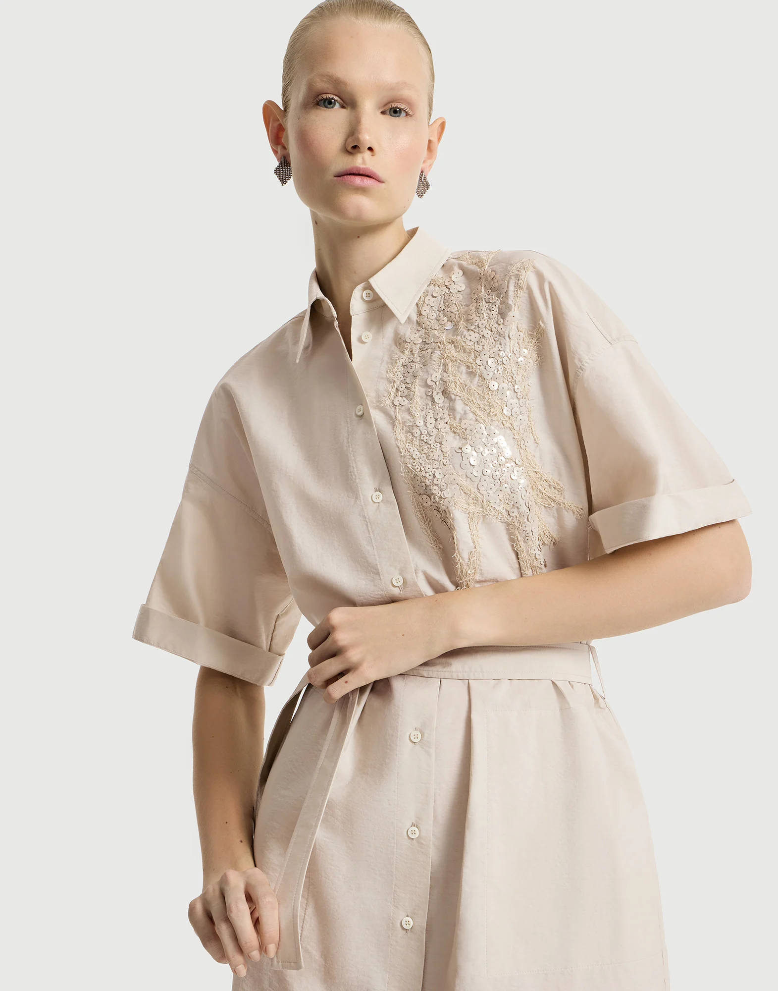 2042-techno-cotton-poplin-dress-with-dazzling-seabed-embroidery-4.webp Techno cotton poplin dress with dazzling seabed embroidery