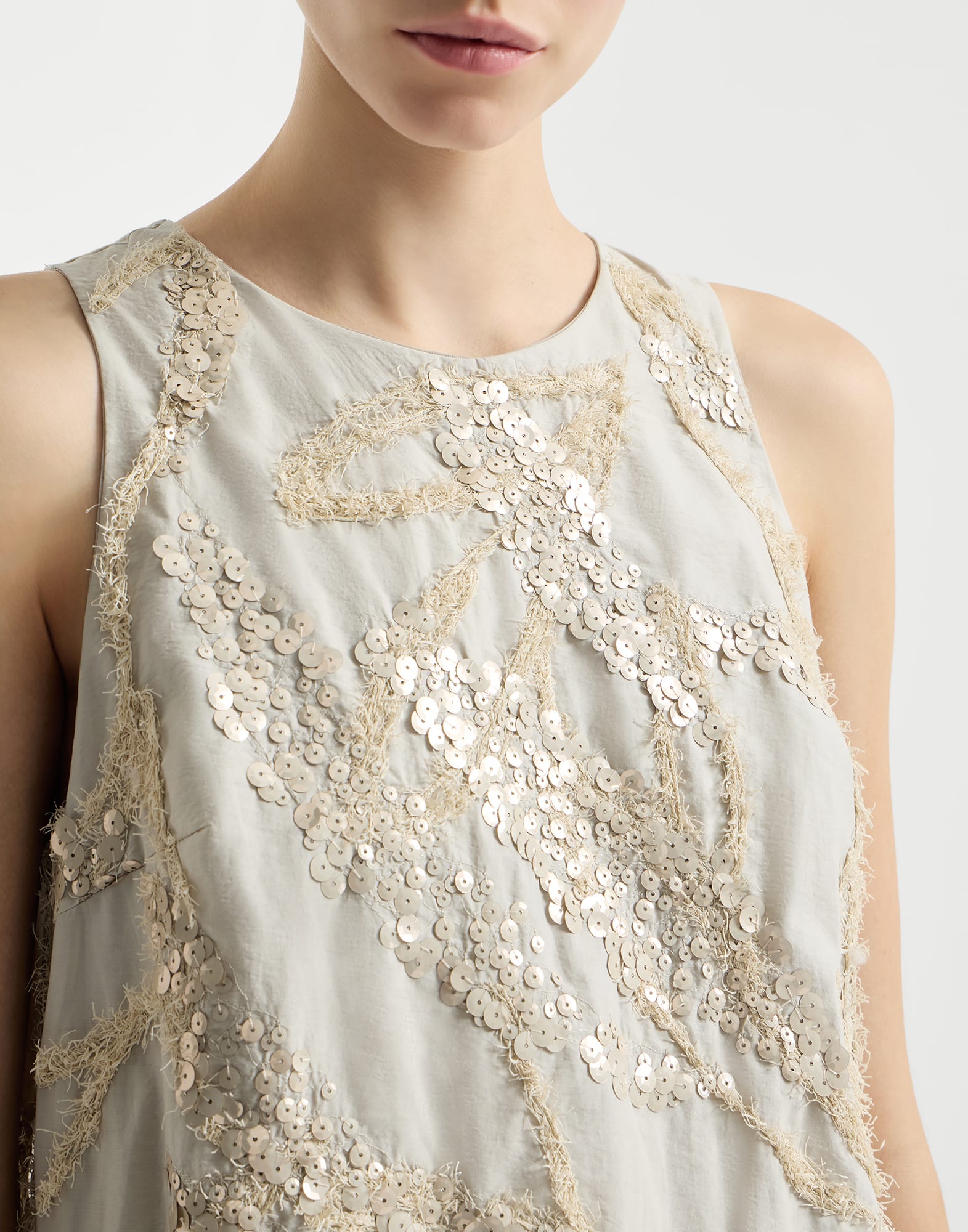 Vestido Mini en popelina de algodón técnico con hermoso bordado Seabed