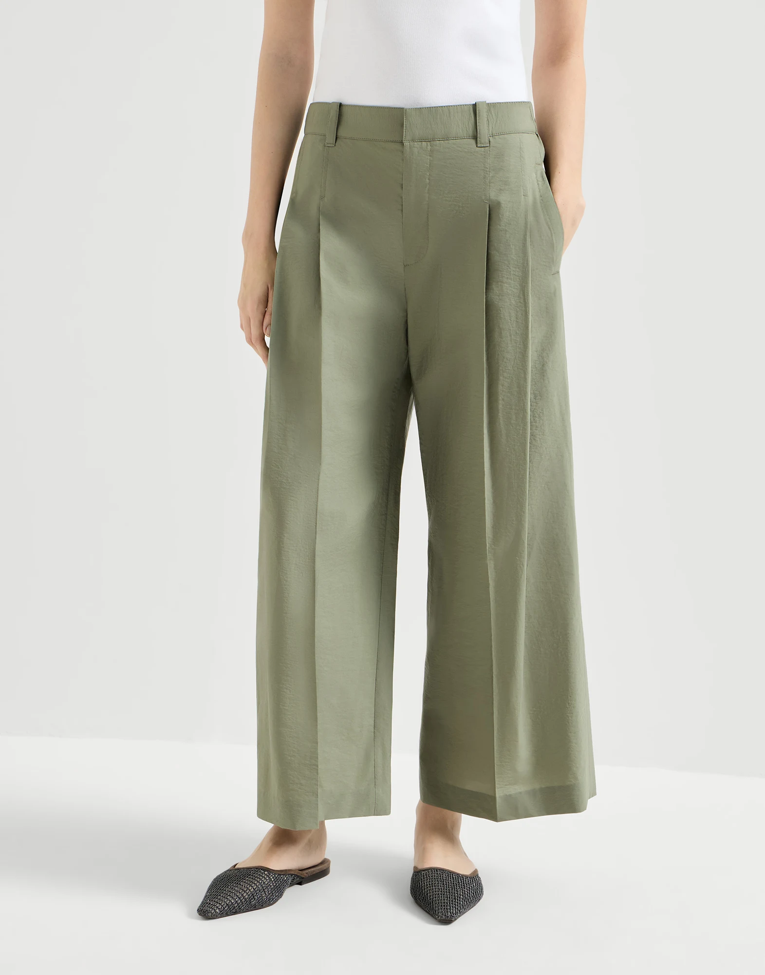 2112-pantalon-a-line-en-popelina-de-algodon-tecnico-con-monile-1.webp Pantalón A-Line en popelina de algodón técnico con Monile