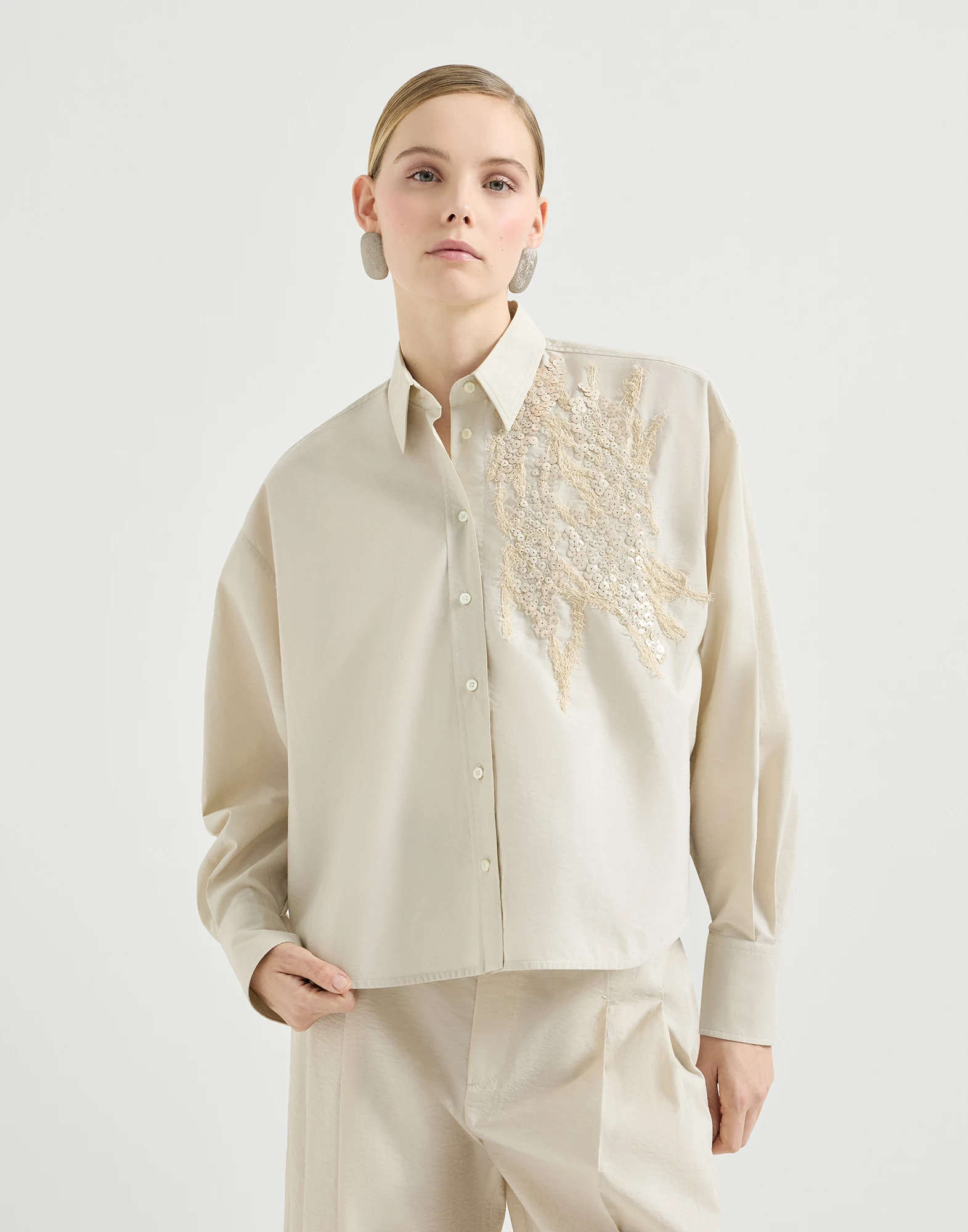 Techno cotton poplin shirt with dazzling seabed embroidery