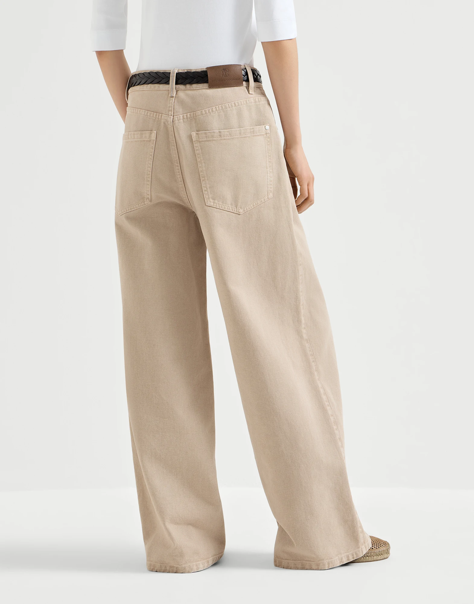 Pantalón Relaxed en denim teñido con Monile