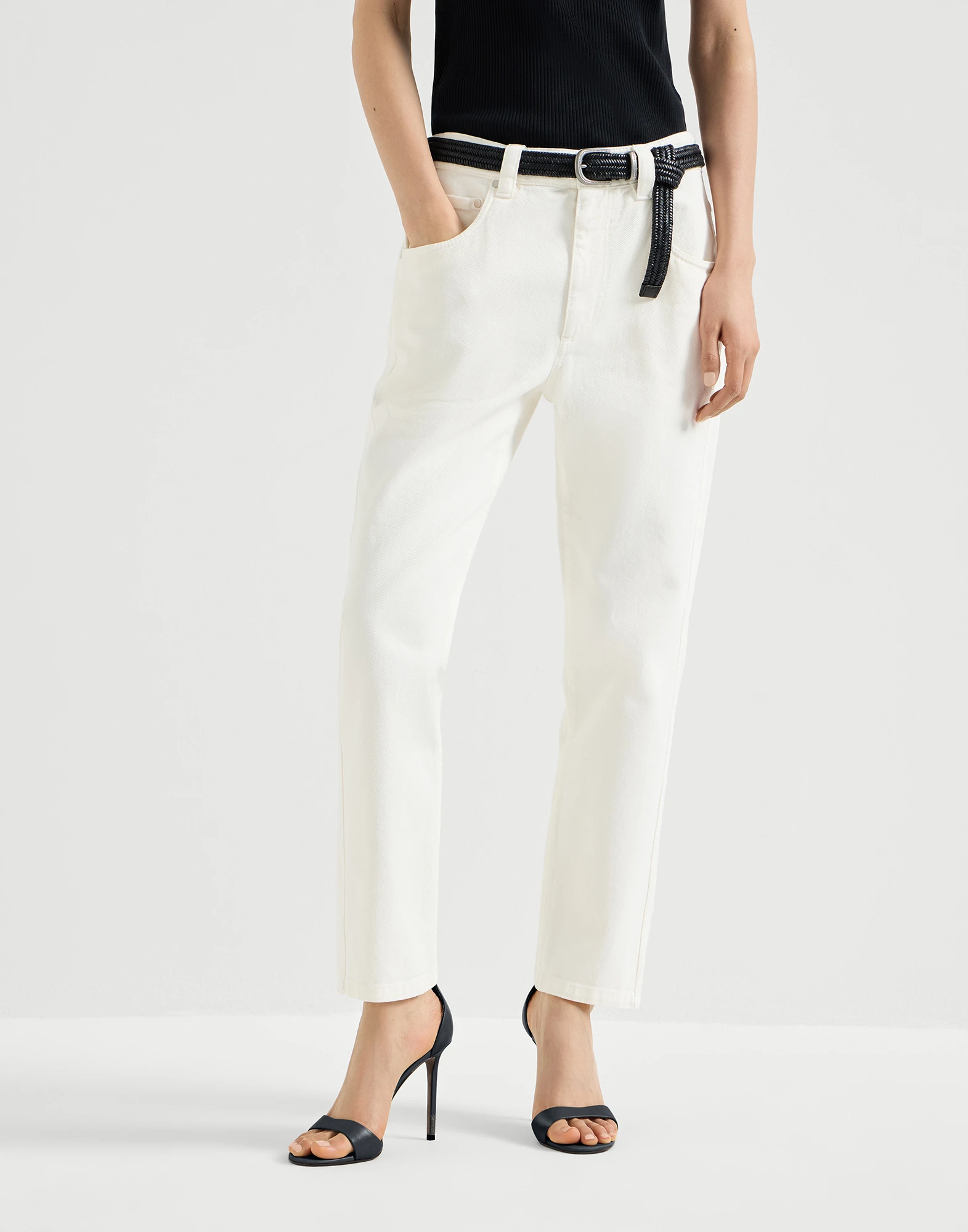 Pantalón de cinco bolsillos Straight en denim teñido con puntada brillante