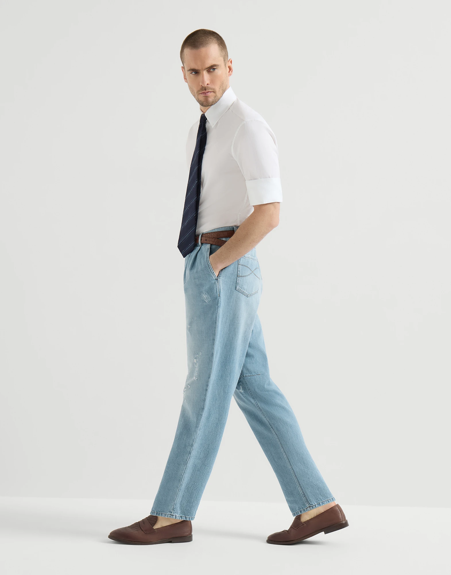 Lightweight denim iconic fit five-pocket trousers with double pleats and rips