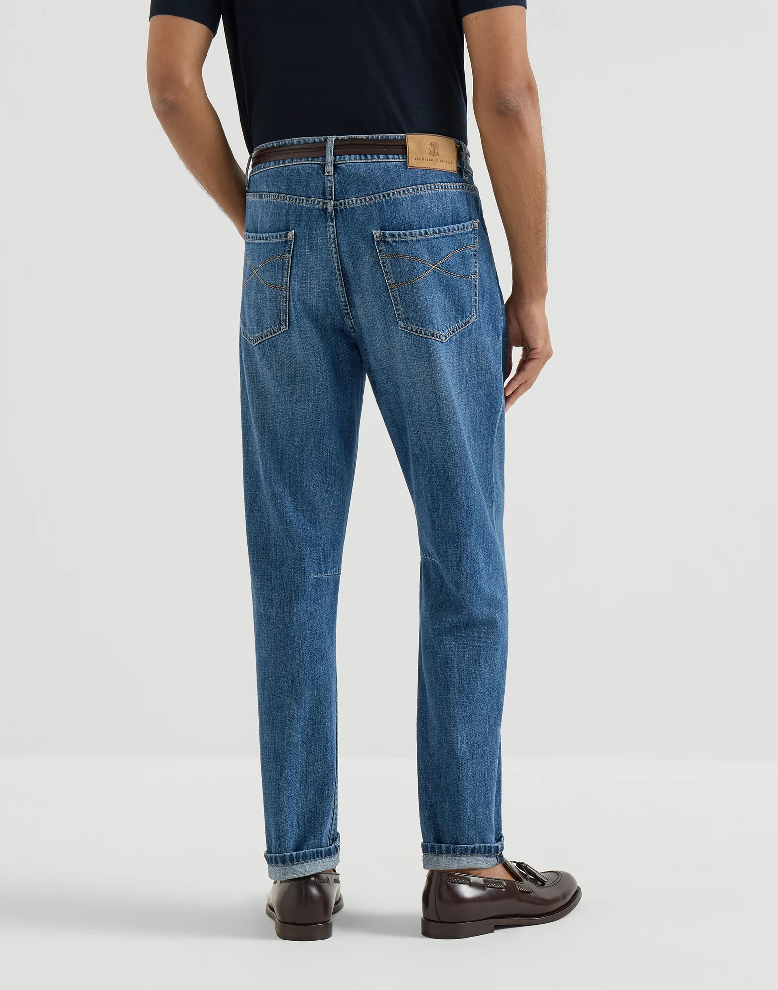 Pantalón cinco bolsillos en denim ligero
