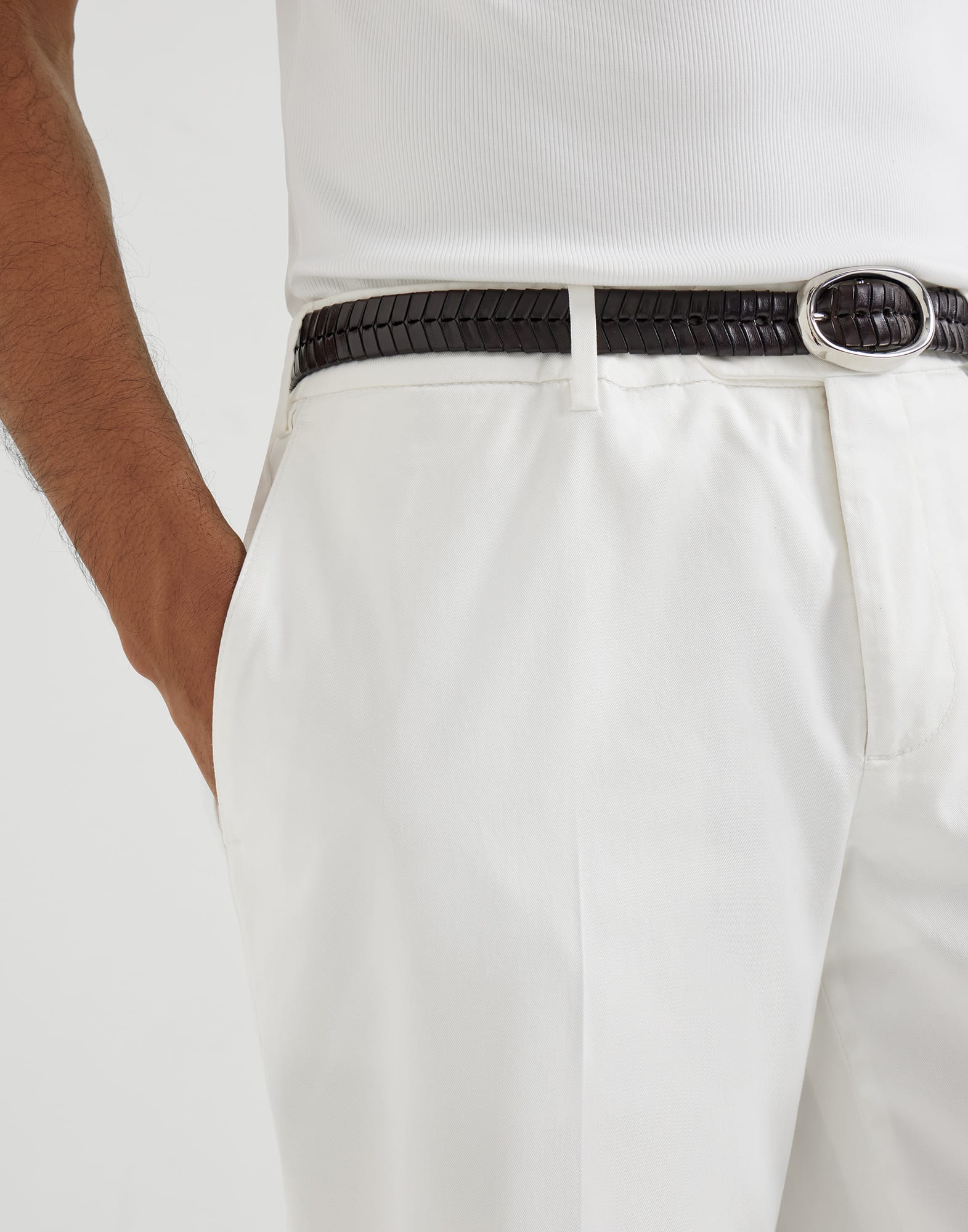 Pantalón con corte italiano de gabardina de algodón American Pima confort teñido en prenda