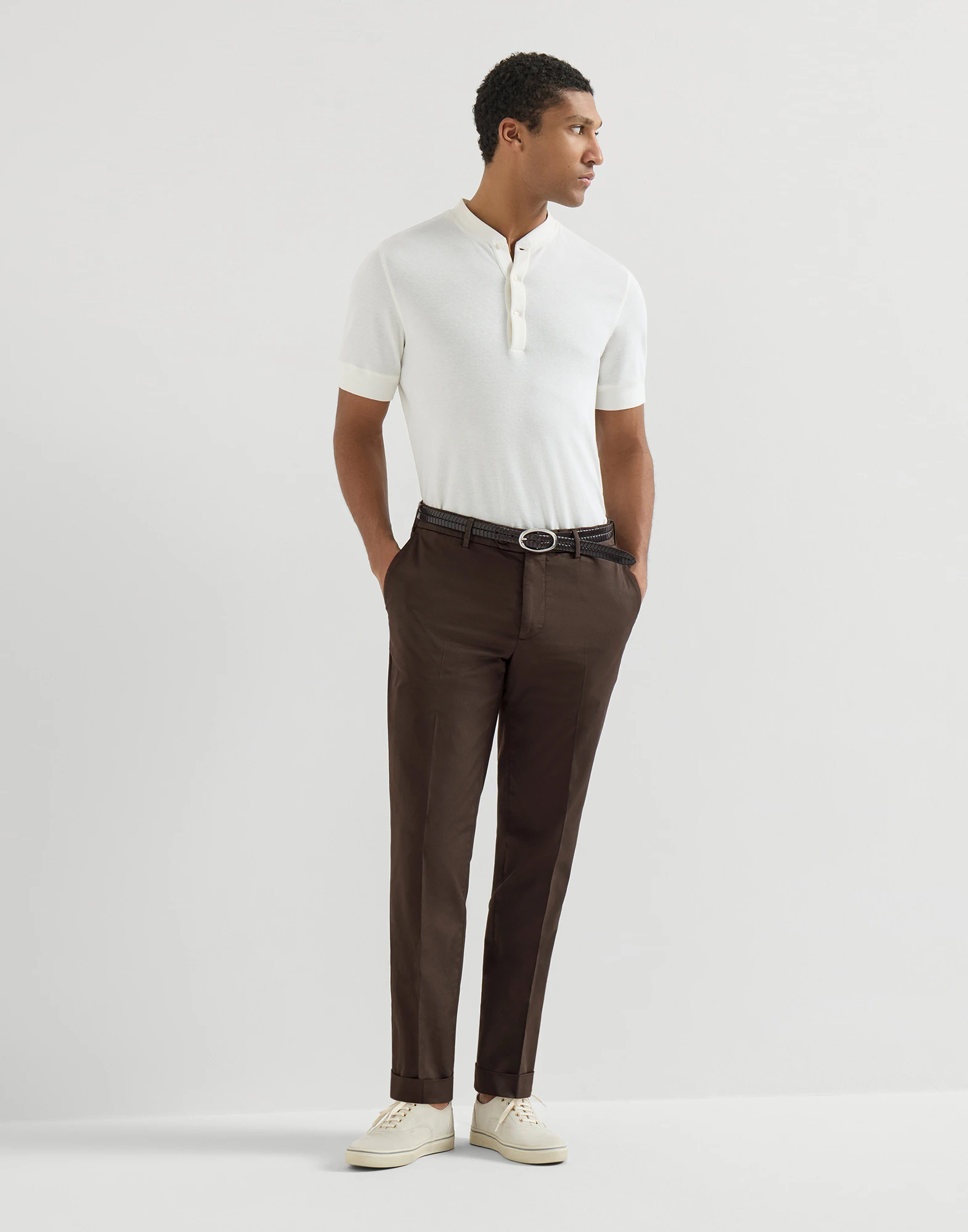 Pantalón con corte italiano de gabardina de algodón American Pima confort teñido en prenda