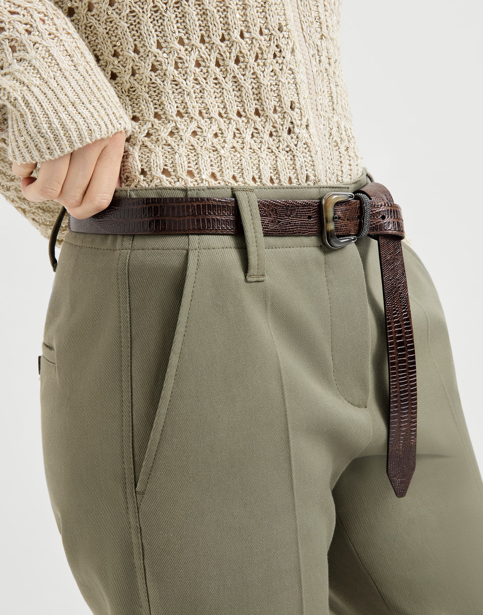 Pantalón Kickflare Cigarette en tejido tratado de sarga de algodón elástico