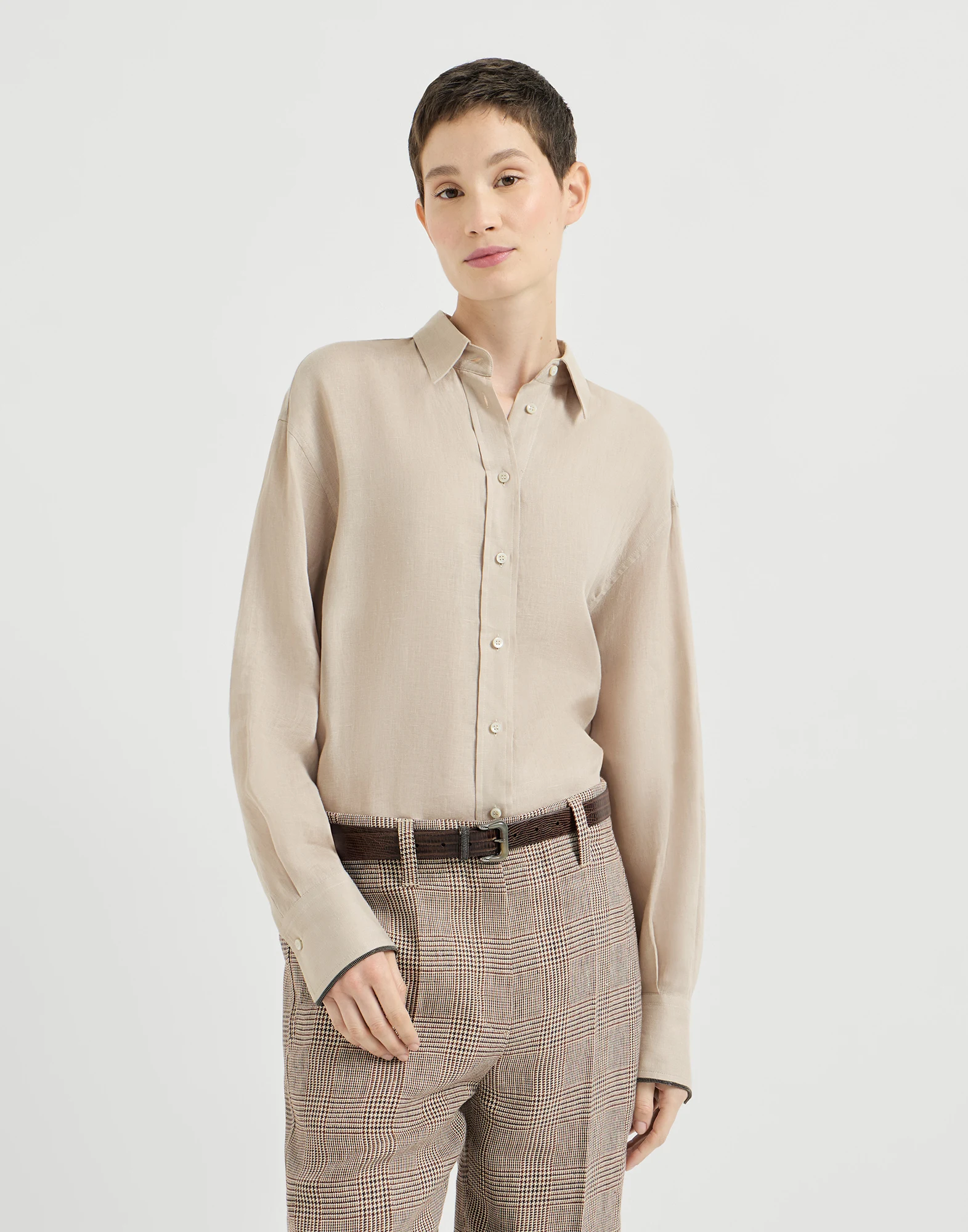 2984-linen-shirt-with-monili-1.webp Linen shirt with monili