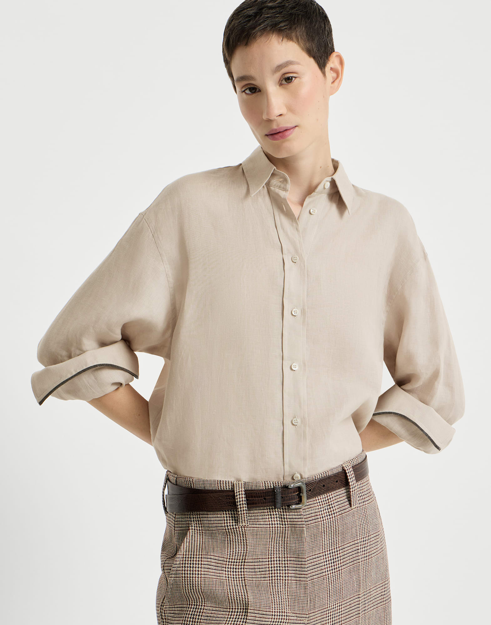 2984-linen-shirt-with-monili-4.jpg Linen shirt with monili