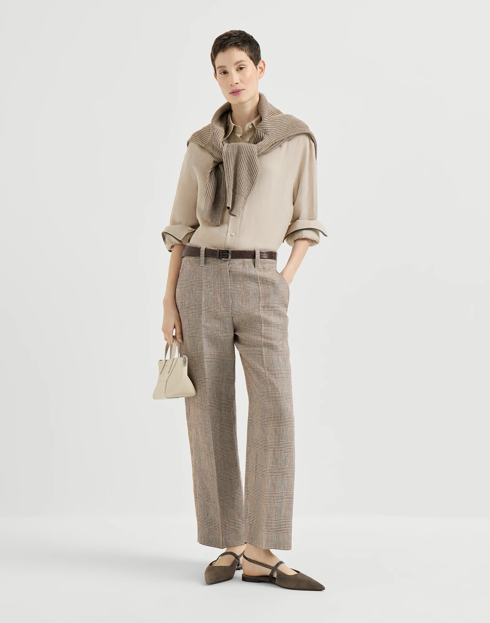 2984-linen-shirt-with-monili-5.webp Linen shirt with monili