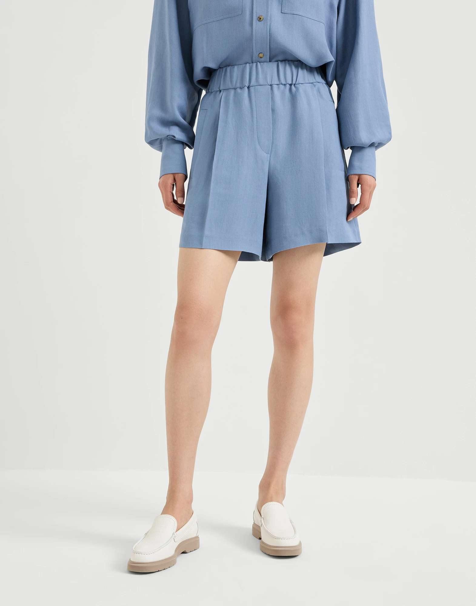 Viscose and linen fluid twill baggy shorts