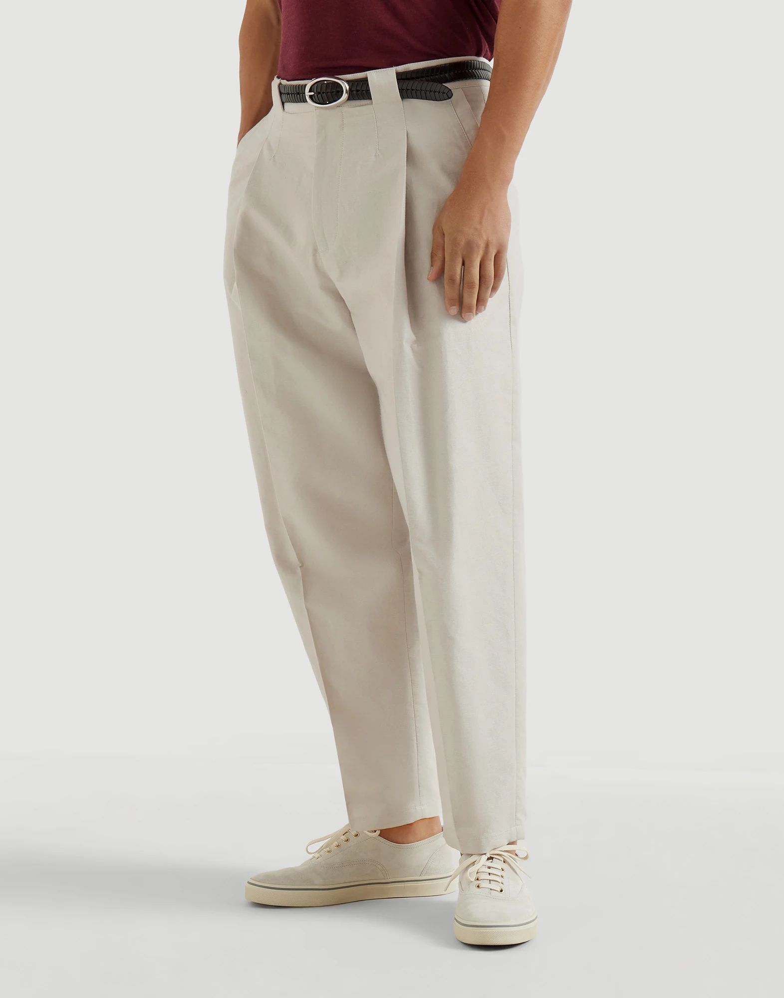 Pantalón en panamá de algodón y lino con pinzas