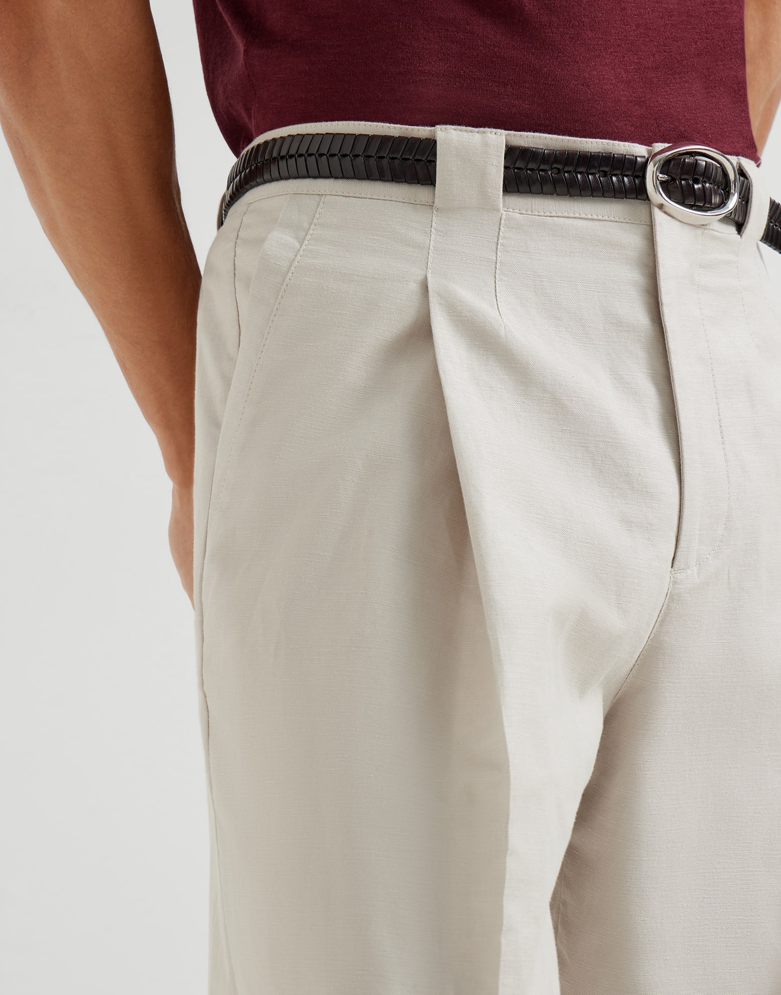 Pantalón en panamá de algodón y lino con pinzas