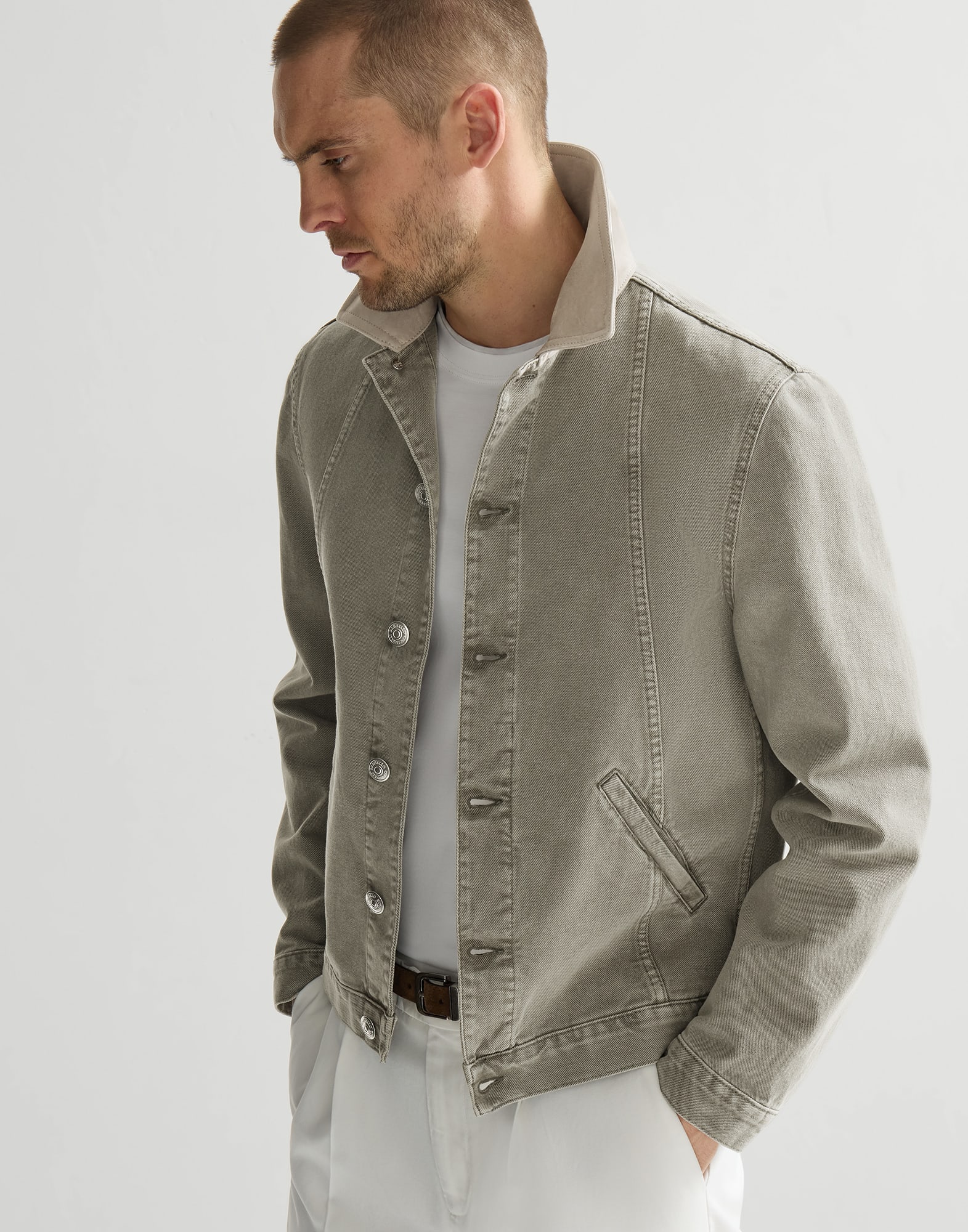 Garment-dyed outerwear jacket in denim with leather collar