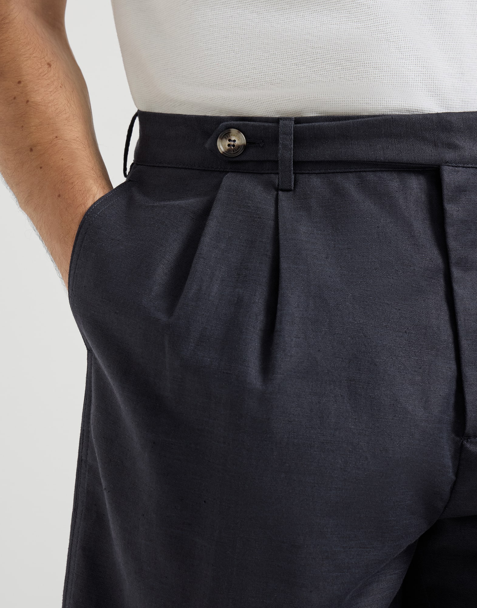 Bermudas en panamá de algodón y lino con pinzas y Tirapancia