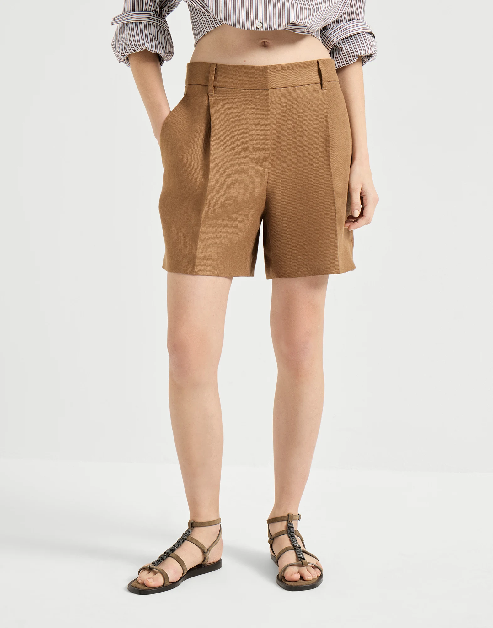 3489-shorts-sartorial-en-tejido-diagonal-de-lino-con-monile-1.webp Shorts Sartorial en tejido diagonal de lino con Monile