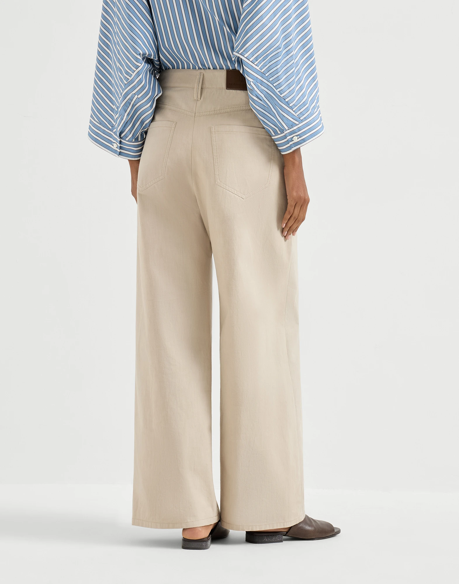 Pantalón Loose Wrap en gabardina de algodón con Monile