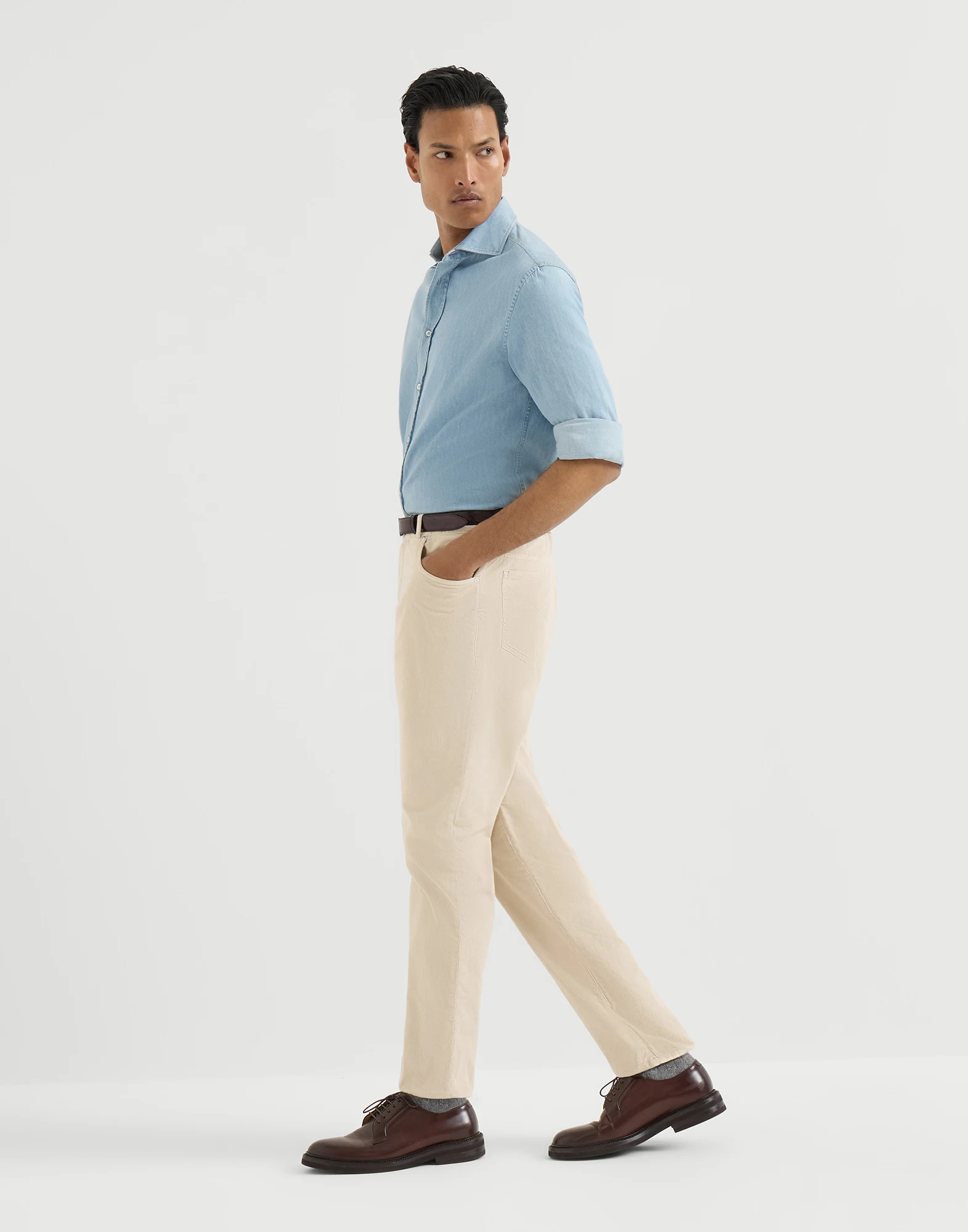 376-garment-dyed-five-pocket-trousers-in-cotton-narrow-wale-corduroy-4.webp Garment-dyed five-pocket trousers in cotton narrow wale corduroy