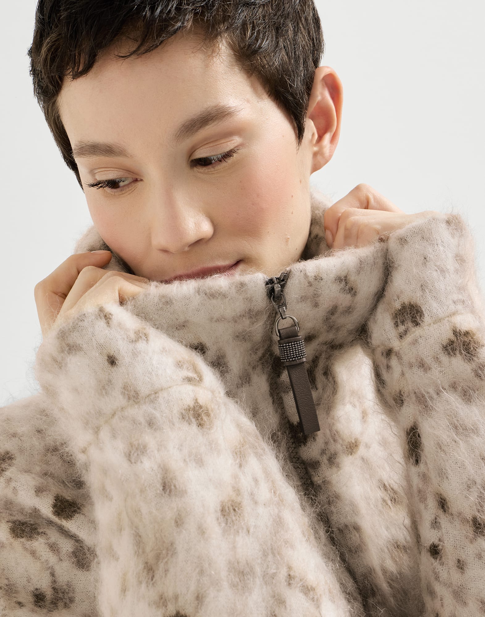435-lynx-jacquard-cardigan-in-mohair-and-wool-with-shiny-zipper-pull-3.jpg Lynx jacquard cardigan in mohair and wool with shiny zipper pull