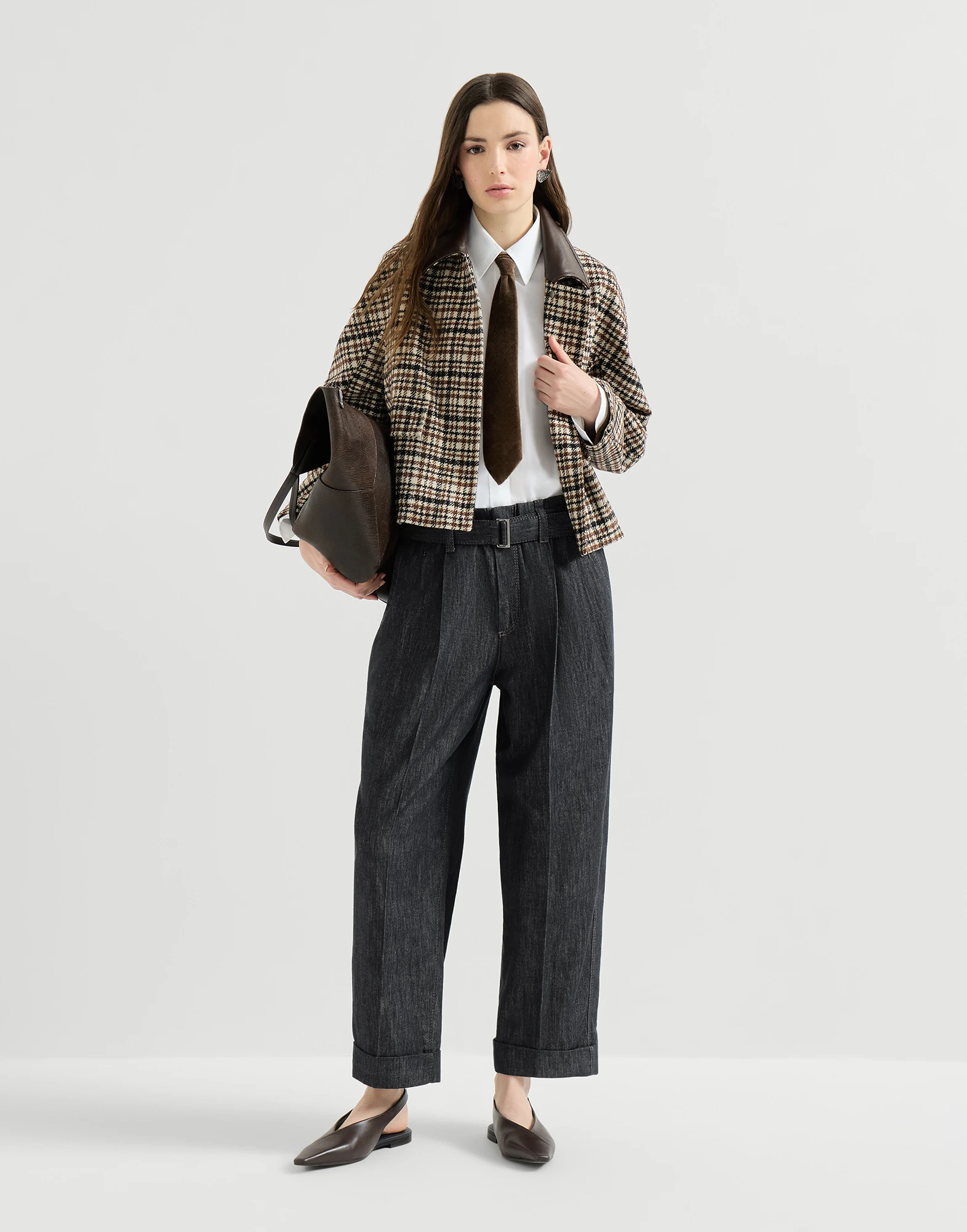 528-cotton-denim-effect-twill-loose-sartorial-trousers-with-monili-5.webp Cotton denim-effect twill loose sartorial trousers with monili