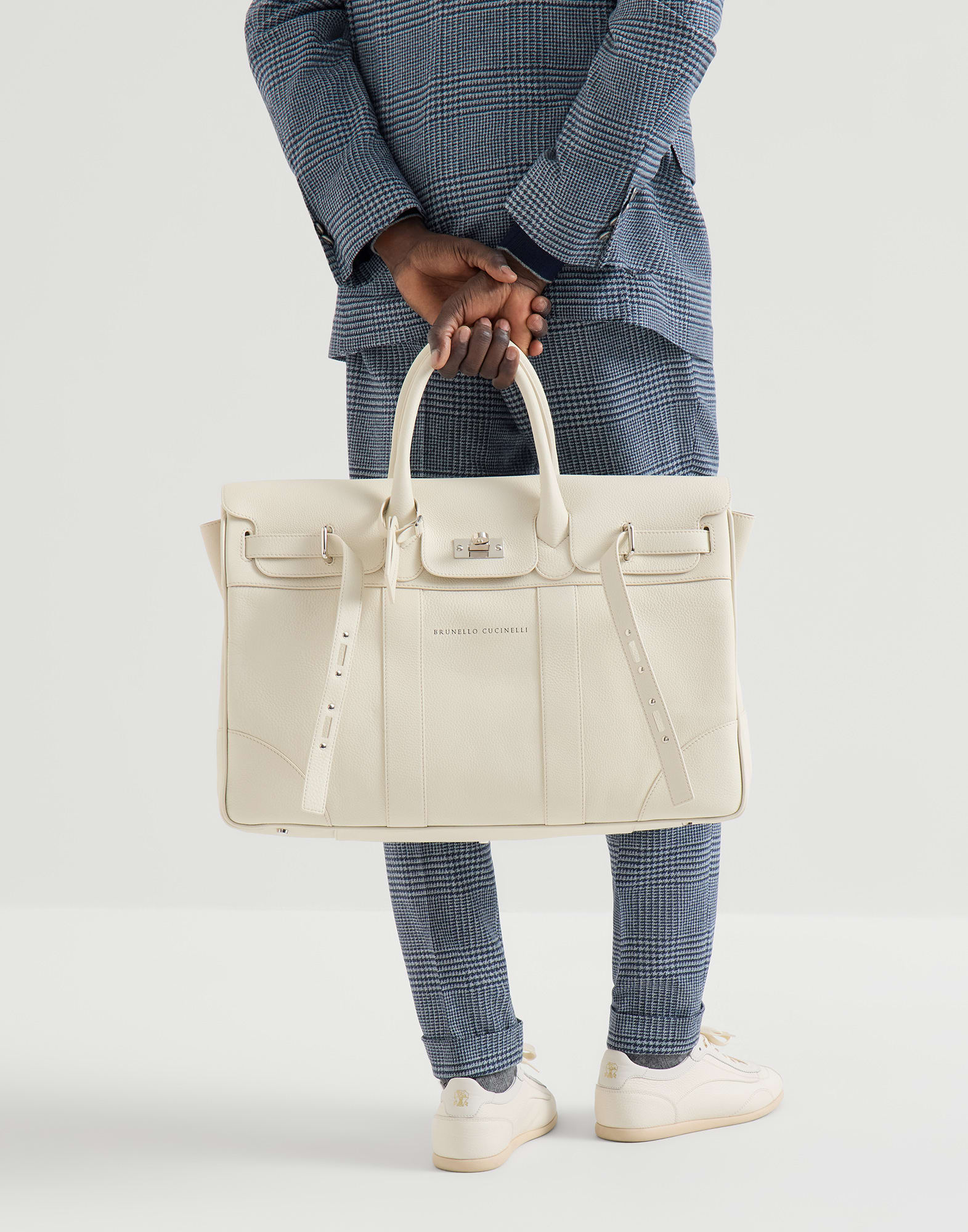 595-grained-calfskin-country-bag-4.jpg Grained calfskin country bag