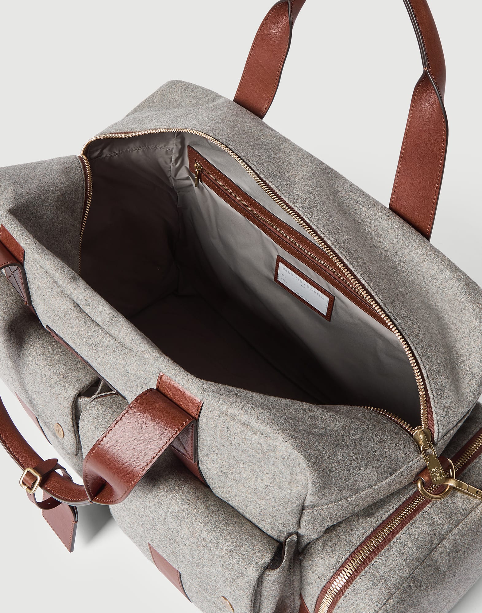 596-virgin-wool-alpaca-and-cashmere-flannel-leisure-bag-with-grained-calfskin-inserts-5.jpg Virgin wool, alpaca and cashmere flannel leisure bag with grained calfskin inserts