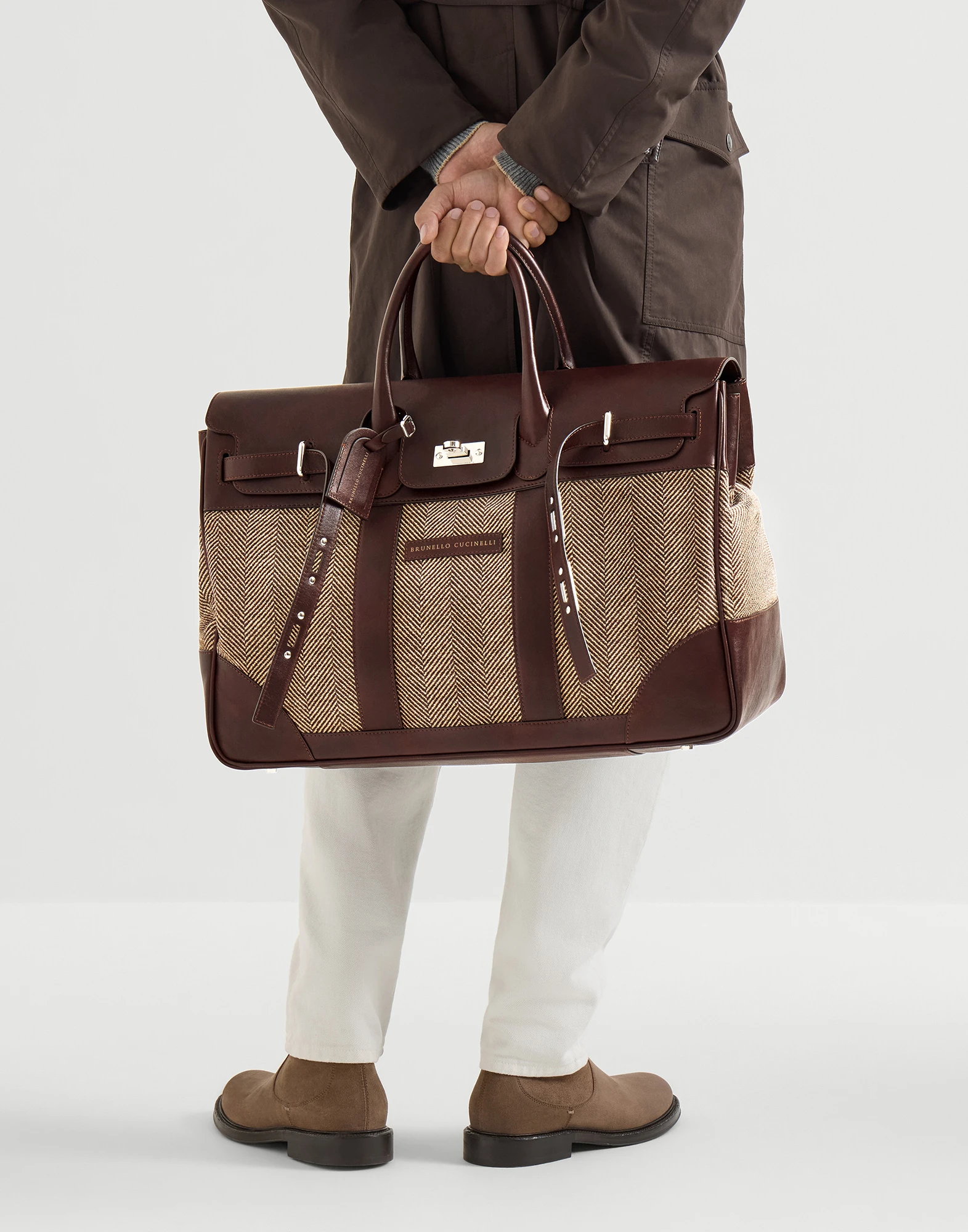 Burnished calfskin and chevron-effect techno fabric country bag