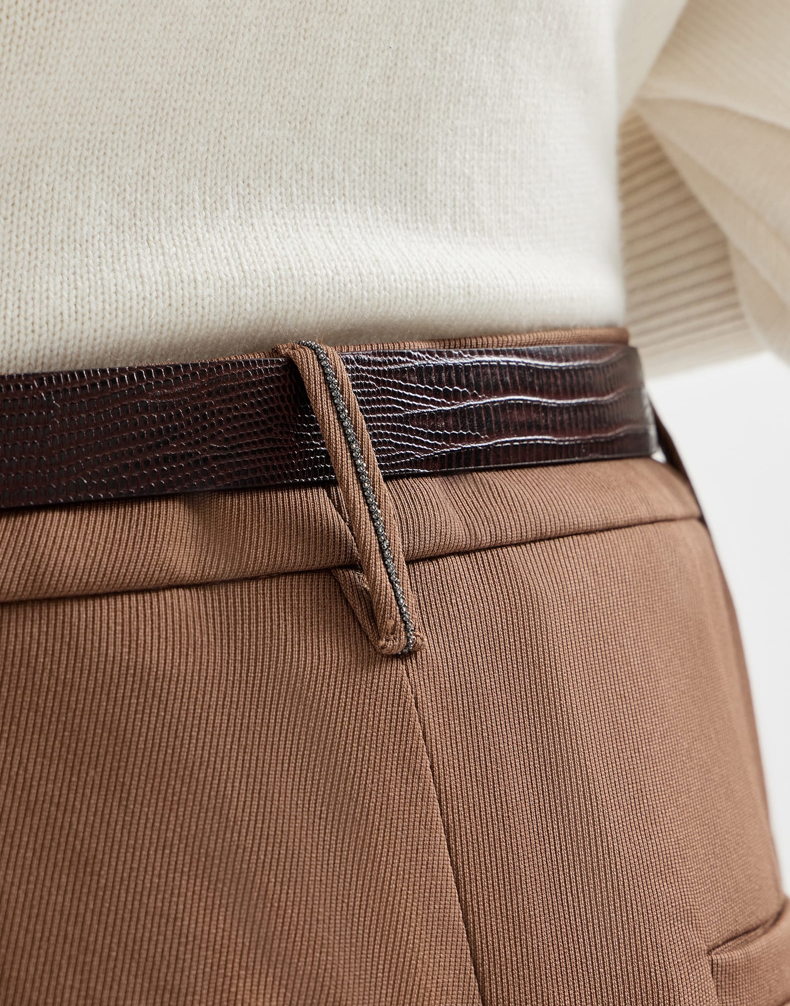 Pantalón Loose Pleated en tricotina de lana virgen y viscosa con Monile