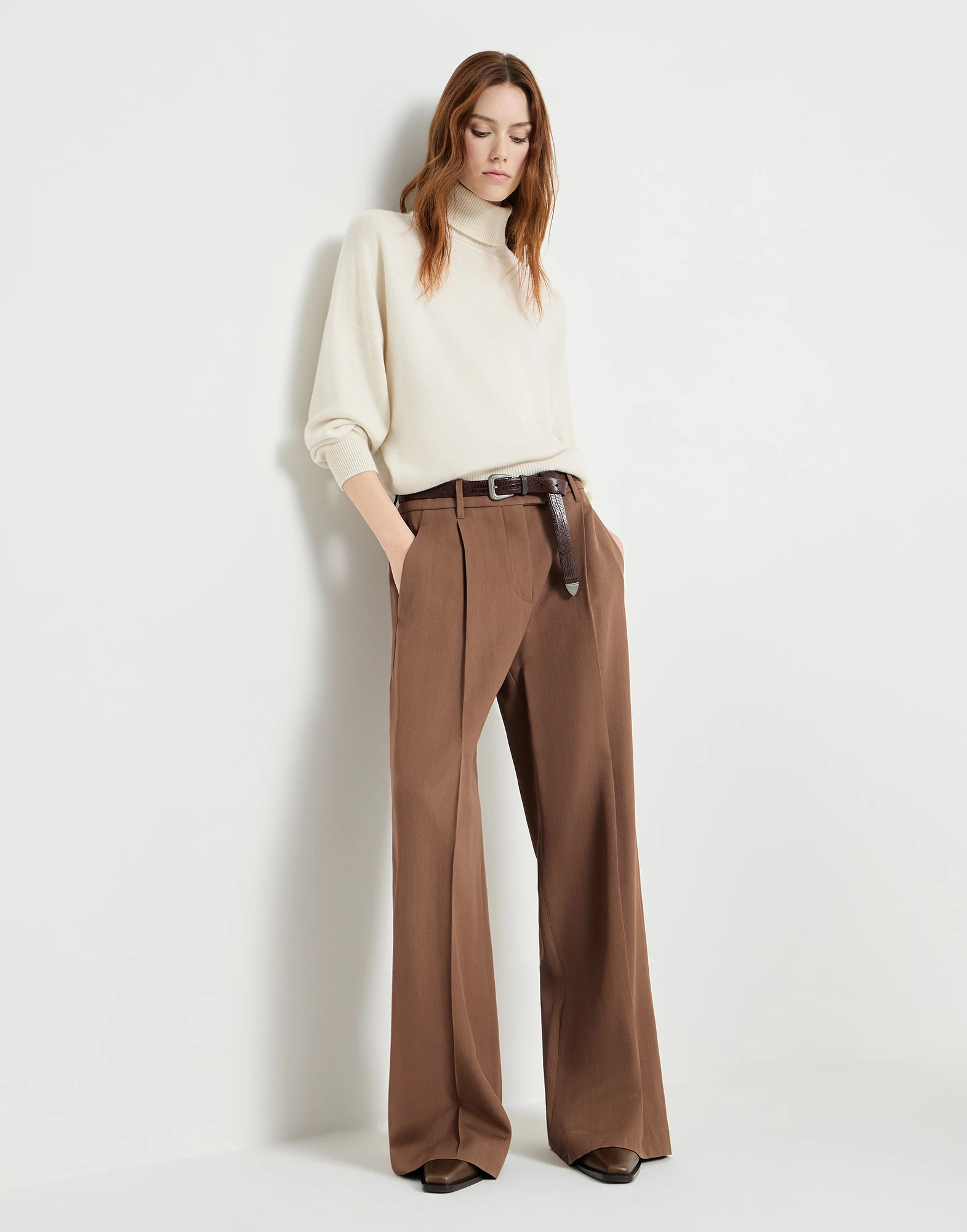 Pantalón Loose Pleated en tricotina de lana virgen y viscosa con Monile